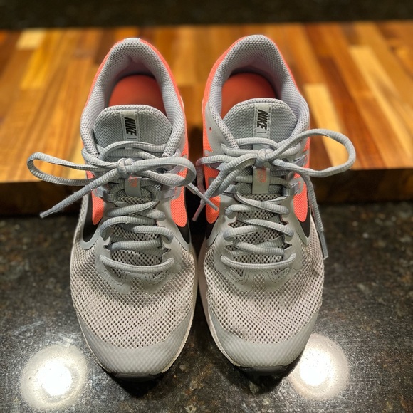 Nike Girls Downshifter running shoes size 6Y - Picture 3 of 6